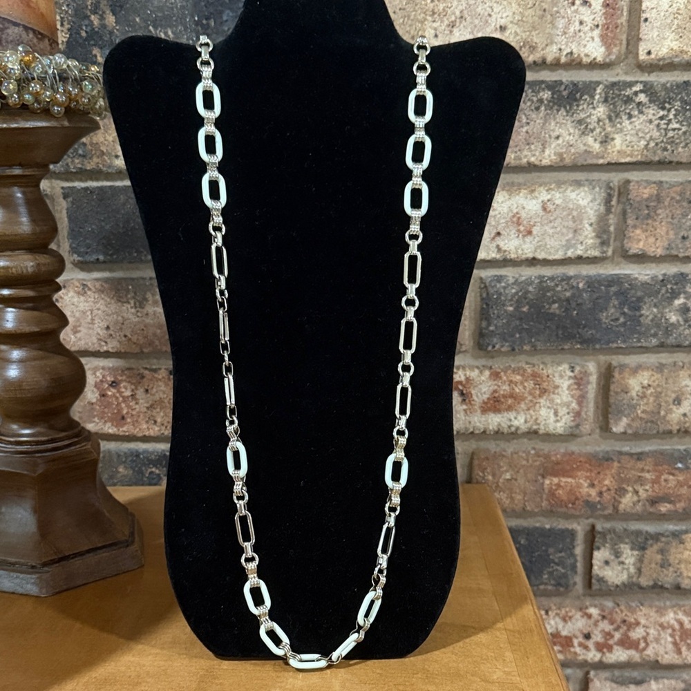 Banana Republic ivory enamel and chunky gold tone open link necklace